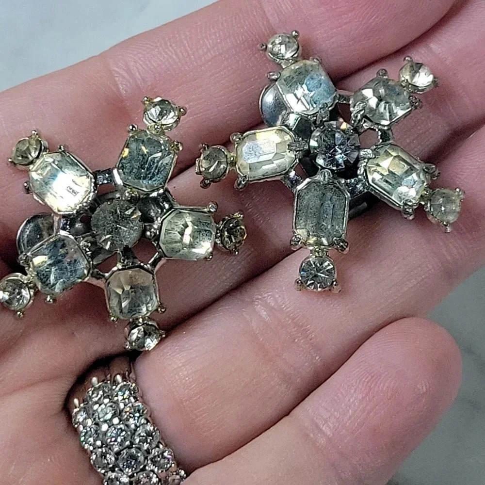 Vintage Starburst Clip Earrings Icy Rhinestone 40s 50s Costume Estate Siβ¦